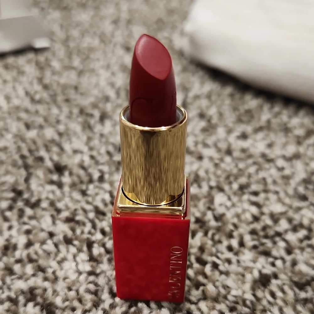 Valentino Minirrosso Satin Lipstick - Bold Red